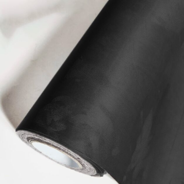 Samolepiaca alcantara čierna – rolka semišového materiálu na interiér auta a nábytok